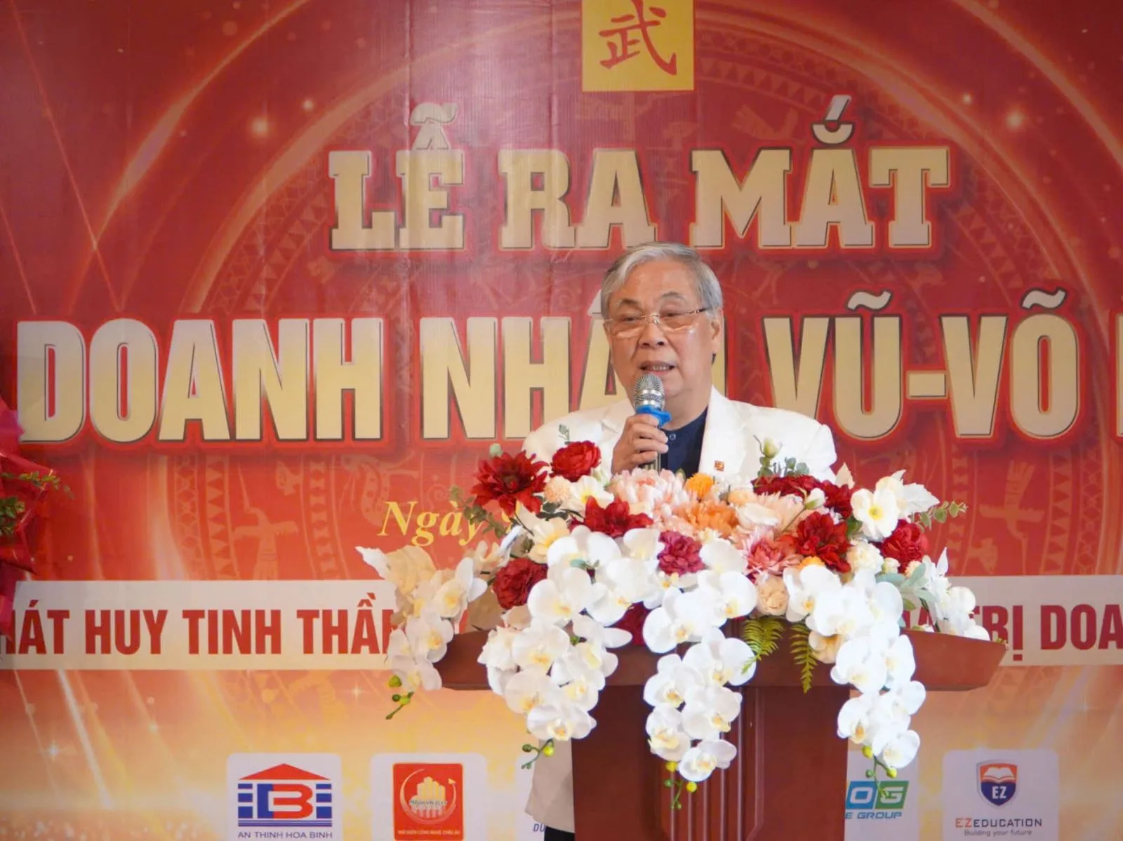 Ông Vũ Duy Bổng – Phó Chủ tịch Hội đồng Dòng họ Vũ – Võ Việt Nam, Chủ tịch Hội đồng Dòng họ Vũ – Võ Hà Nội phát biểu tại Lễ ra mắt Hội Doanh nhân họ Vũ – Võ TP. Hà Nội.